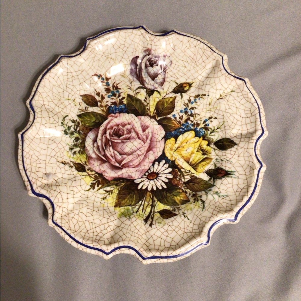 Vintage Lami plate Italy 8.5 inches